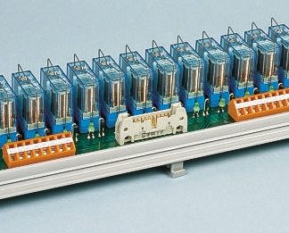 Modulo relè Finder, bobina 24V cc, per guida DIN, contatti SPDT, commutaz. 10 A